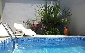 Hospedagem Lirio